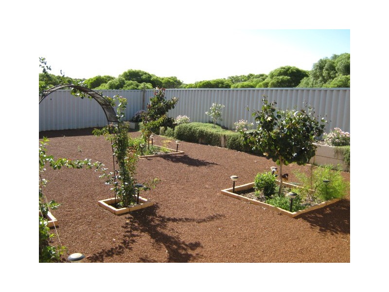 2 Simon Drive, Karloo WA 6530