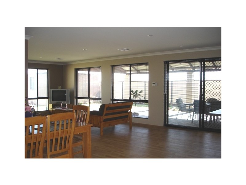 10 Invincible Rise, Wandina WA 6530