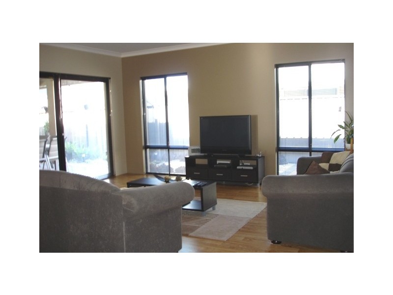 13 Invincible Rise, Wandina WA 6530