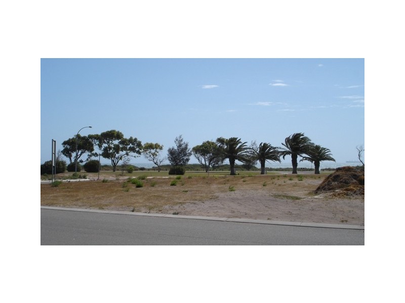 4 Wave Crest Circle, Drummond Cove WA 6532