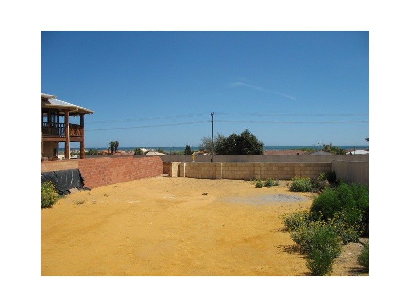 16 Dante Tarn, Wandina WA 6530