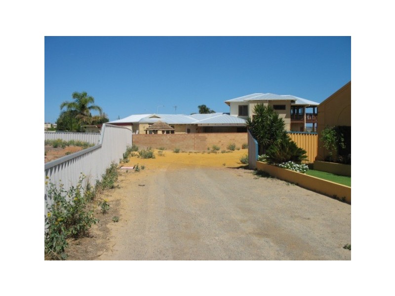 16 Dante Tarn, Wandina WA 6530