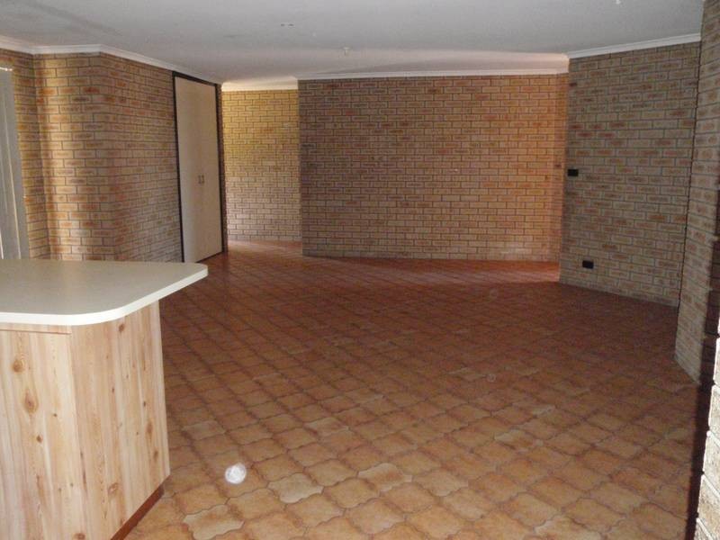 18 Jabiru way, Waggrakine WA 6530