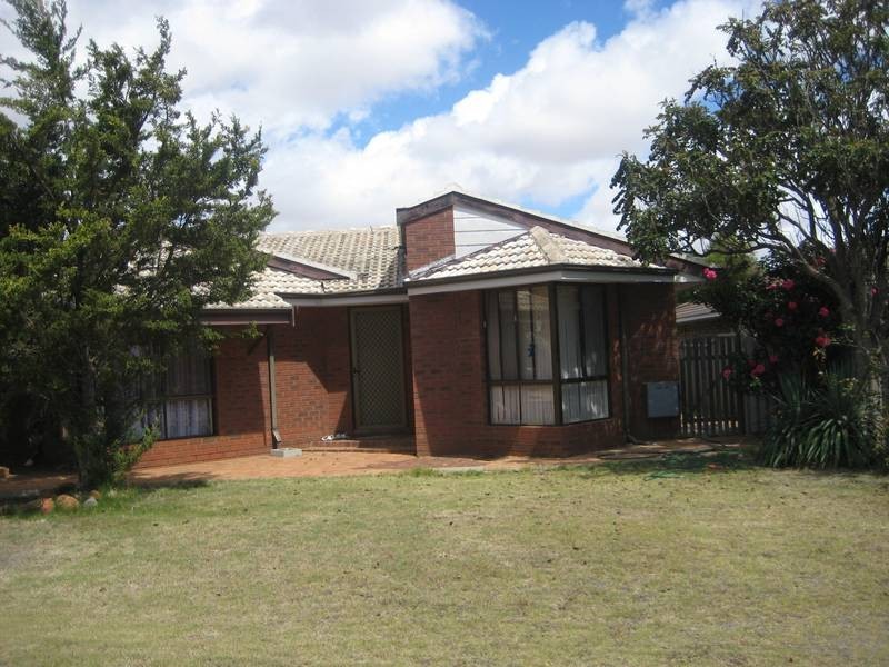 18 Jabiru way, Waggrakine WA 6530