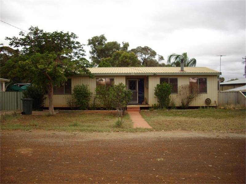 65 Attwood Street, Mount Magnet WA 6638