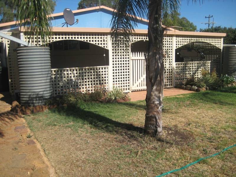 11 padbury street, Walkaway WA 6528