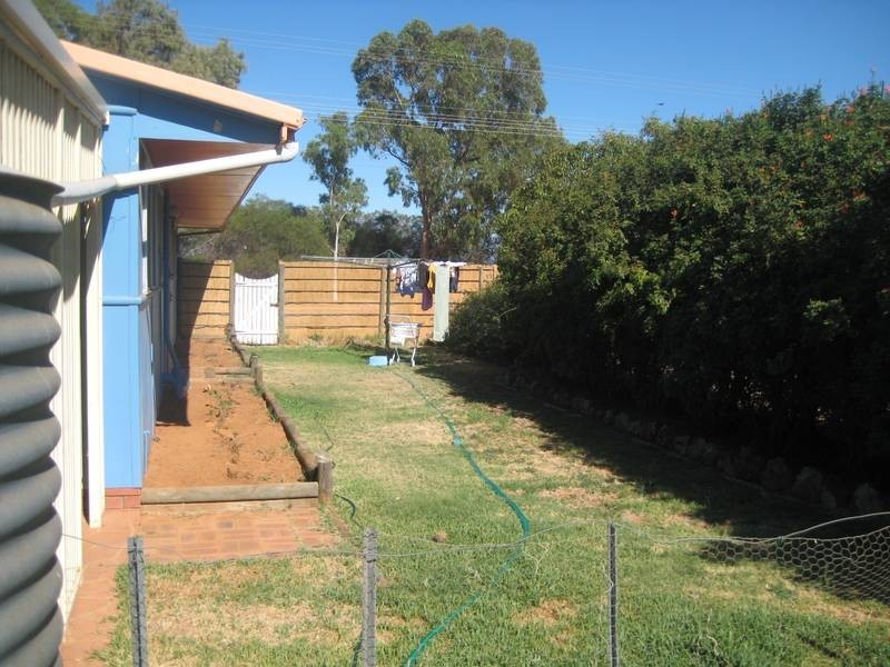 11 padbury street, Walkaway WA 6528