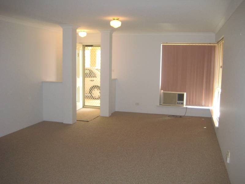 3/4 McDermott Avenue, Wandina WA 6530