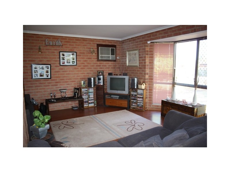 14 Pinyali Way, Waggrakine WA 6530