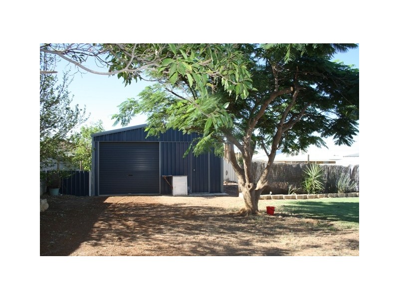 14 Pinyali Way, Waggrakine WA 6530