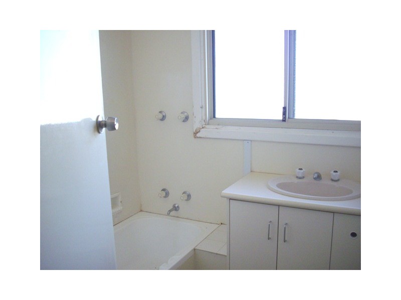 72 Main Street, Meekatharra WA 6642