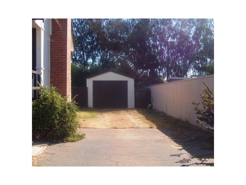 18 Crowther Street, Beachlands WA 6530