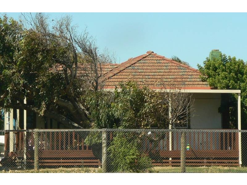 8 Whitfield Street, Beachlands WA 6530