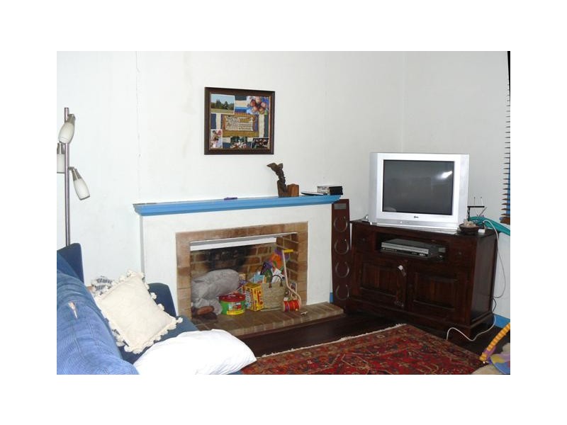 8 Whitfield Street, Beachlands WA 6530