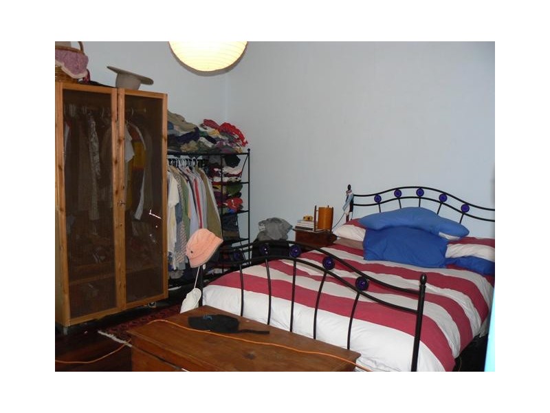 8 Whitfield Street, Beachlands WA 6530