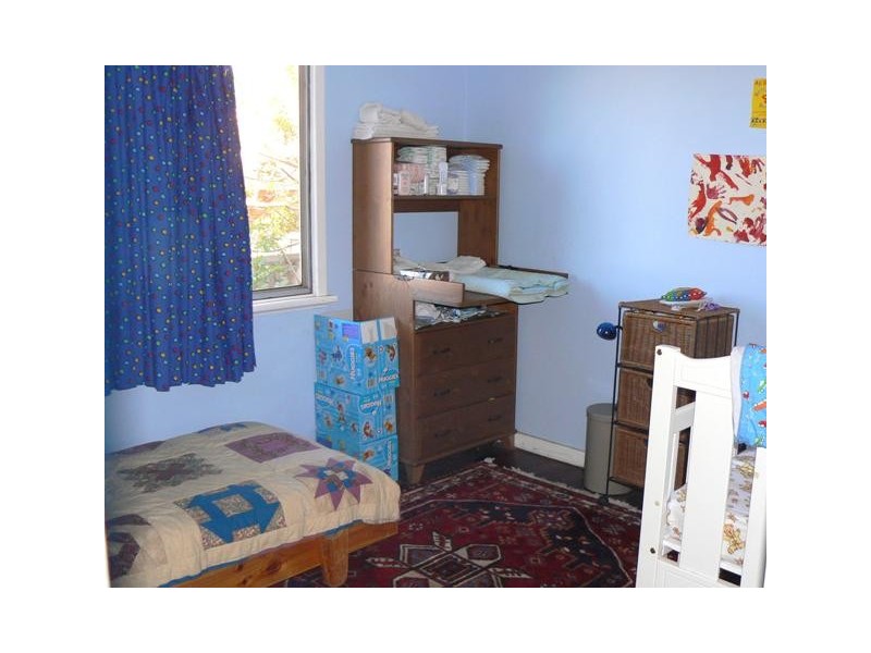 8 Whitfield Street, Beachlands WA 6530