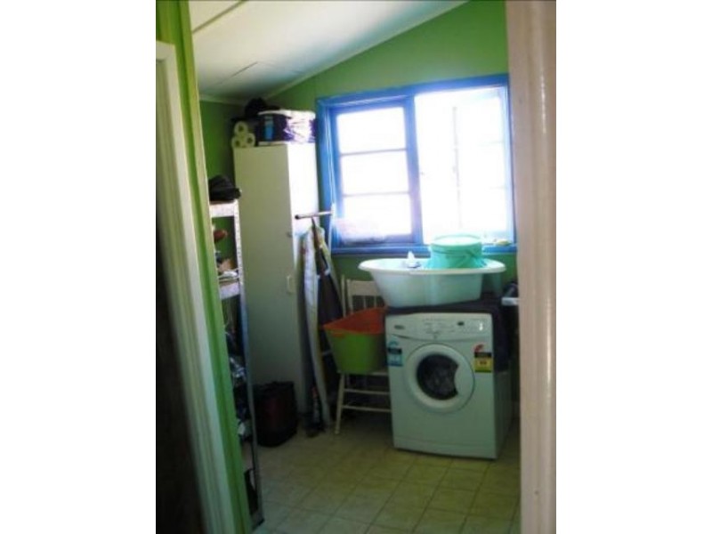 8 Whitfield Street, Beachlands WA 6530