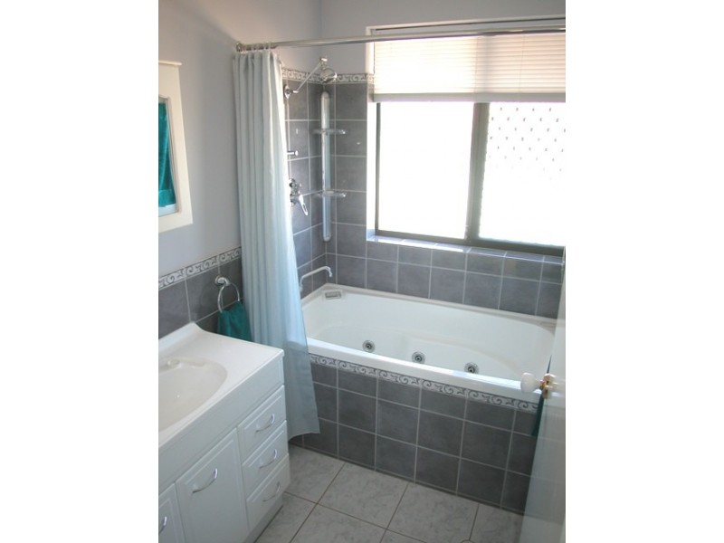 236 Chapman Valley Road, Waggrakine WA 6530