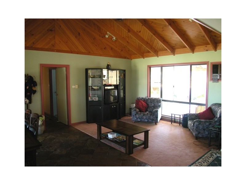 255 David Road, Waggrakine WA 6530