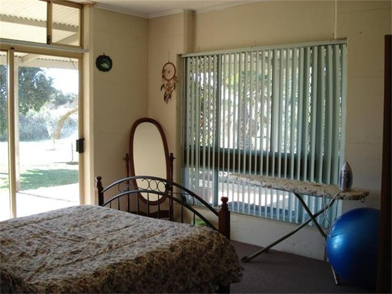 77 Mccartney Road, Greenough WA 6532