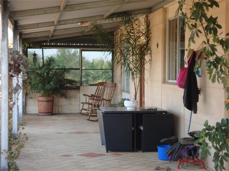 77 Mccartney Road, Greenough WA 6532