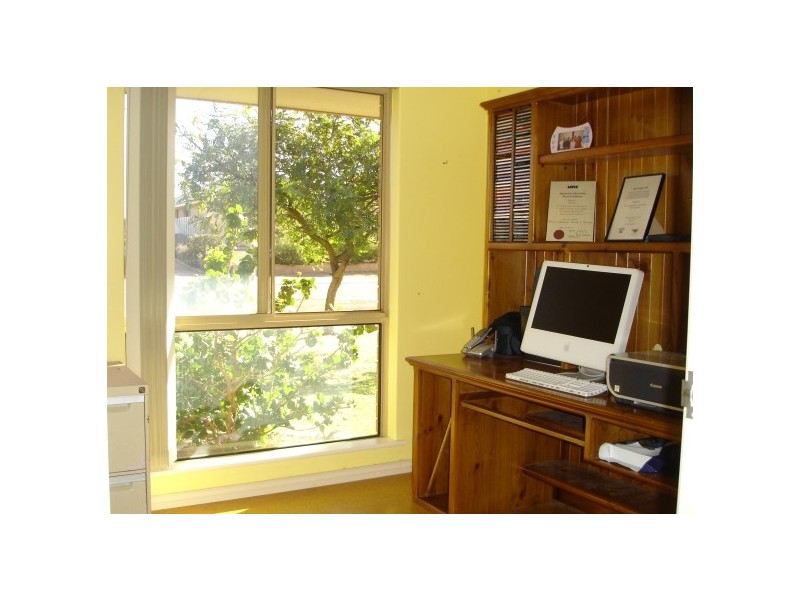 18 Hillview Drive, Drummond Cove WA 6532