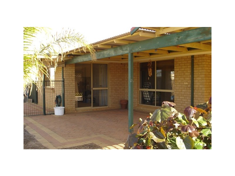 18 Hillview Drive, Drummond Cove WA 6532