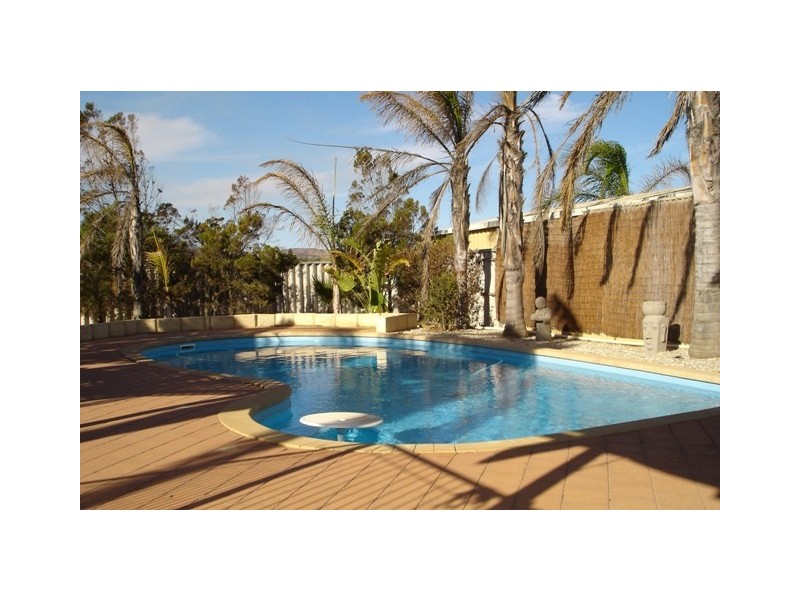 18 Hillview Drive, Drummond Cove WA 6532