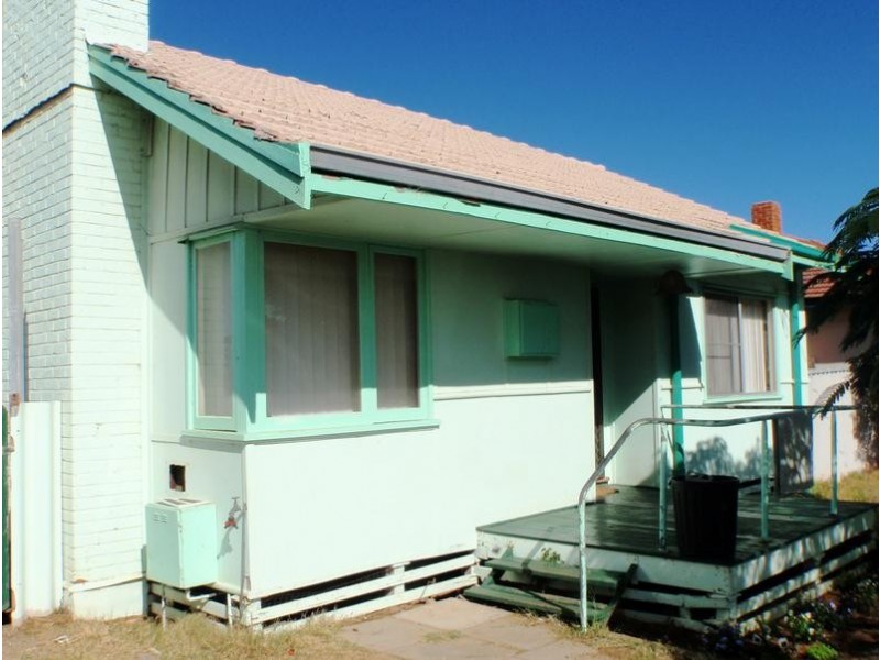 14 Whitfield Street, Beachlands WA 6530