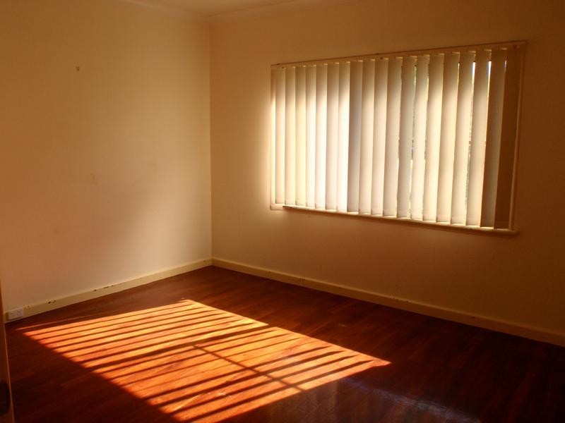 14 Whitfield Street, Beachlands WA 6530