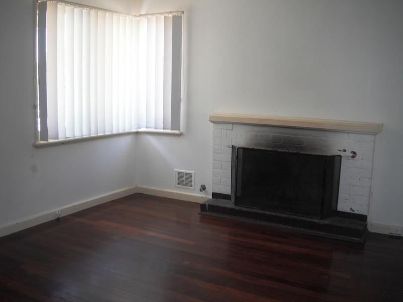 14 Whitfield Street, Beachlands WA 6530