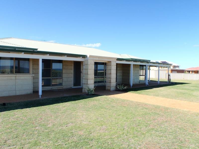 1 EAKINS CRESCENT, Wandina WA 6530