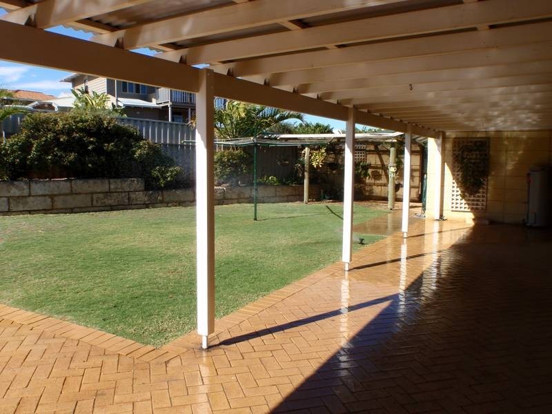 1 EAKINS CRESCENT, Wandina WA 6530