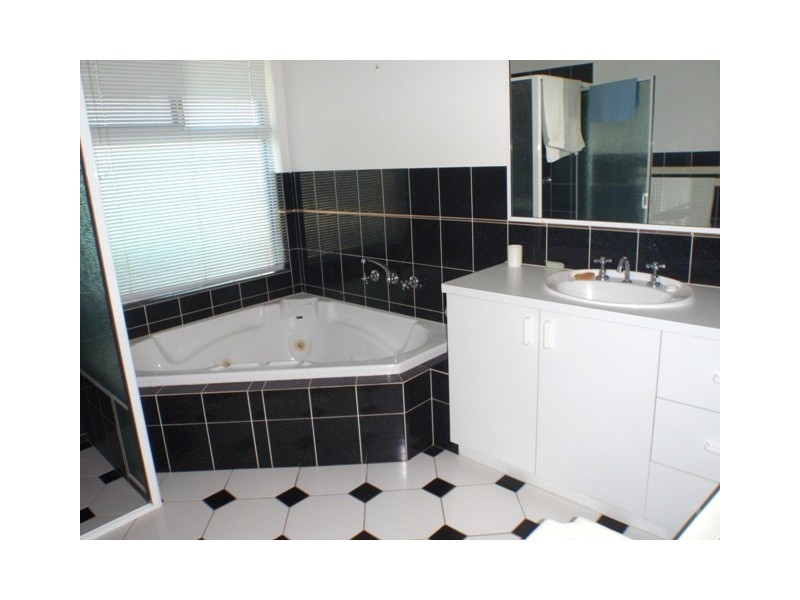 26 Holland Street, Geraldton WA 6530