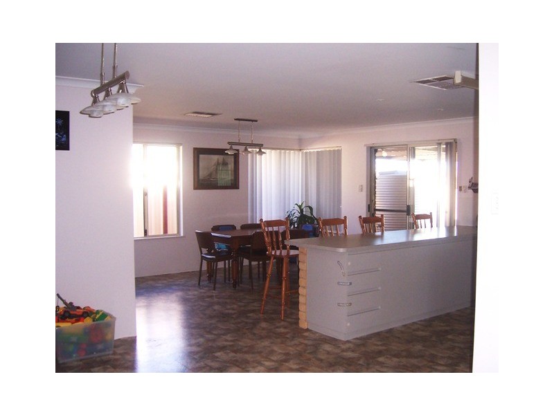 33 Weeloo Road, Waggrakine WA 6530