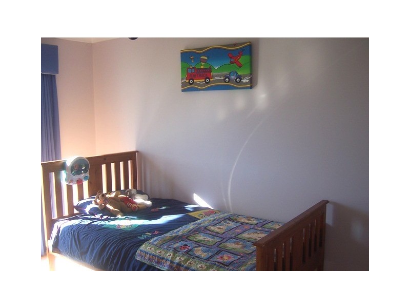 33 Weeloo Road, Waggrakine WA 6530