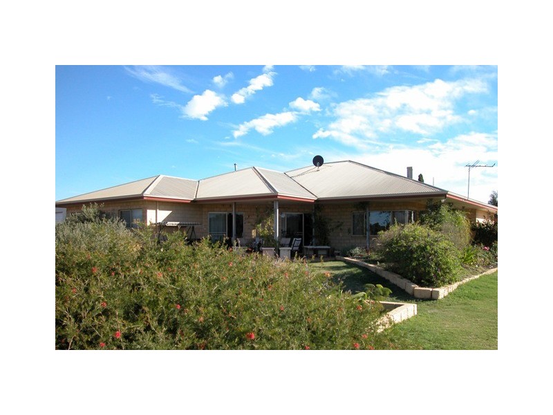 33 Evans Road, Walkaway WA 6528