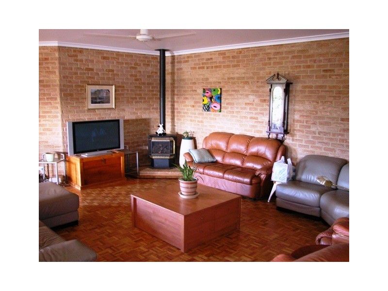 33 Evans Road, Walkaway WA 6528