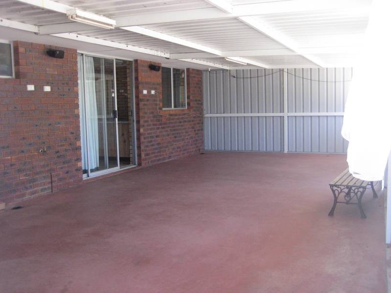 94 Chapman Valley Road, Waggrakine WA 6530