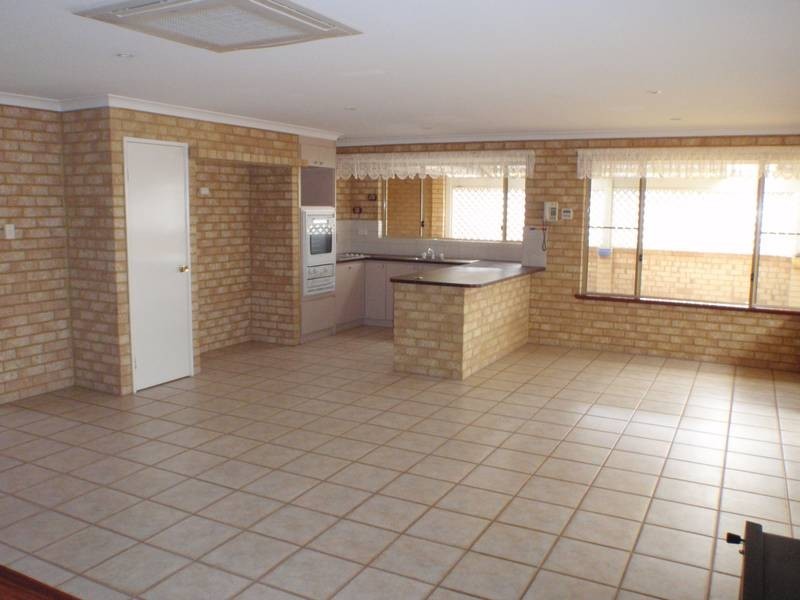 14 Hillview Drive, Drummond Cove WA 6532