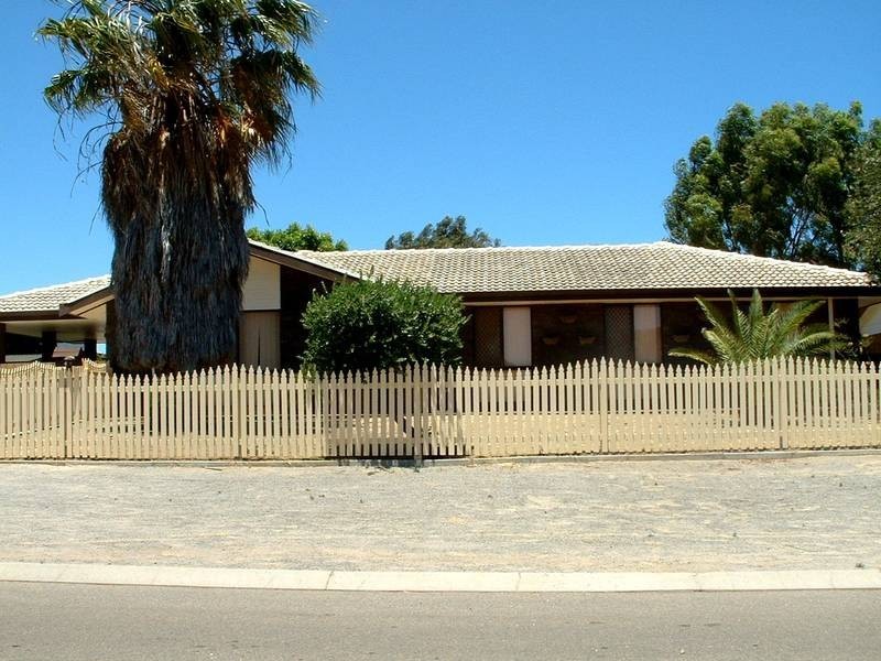 4 Ruth Street, Karloo WA 6530