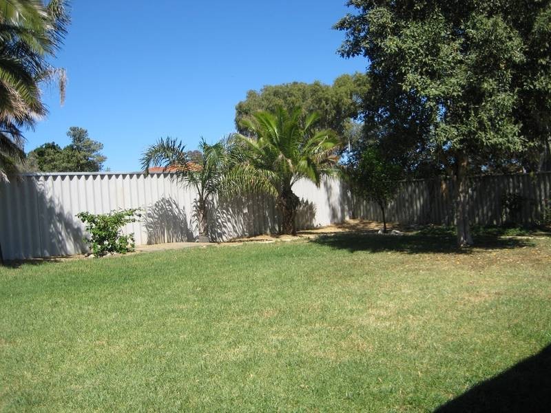 4 Ruth Street, Karloo WA 6530