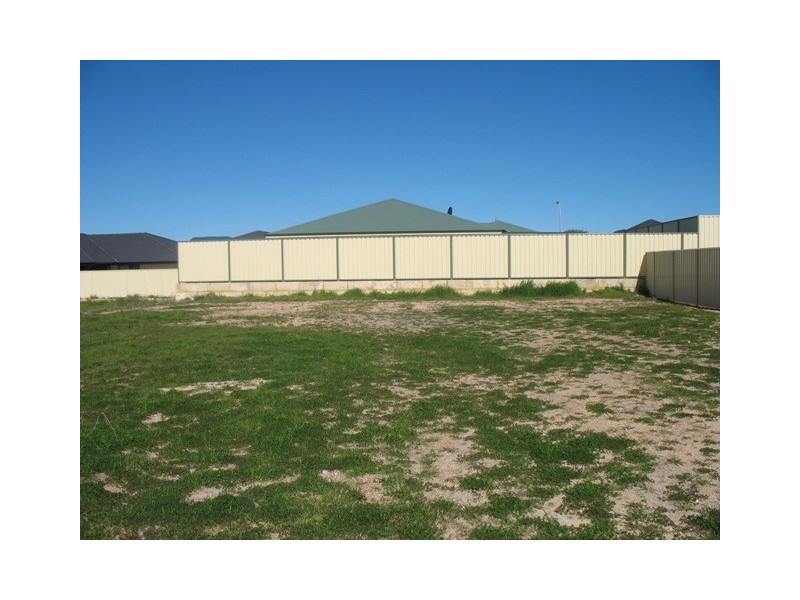 3 Flavio Crescent, Wandina WA 6530