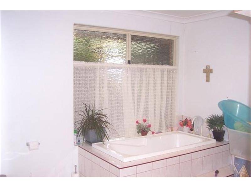 216B First Street, Wonthella WA 6530