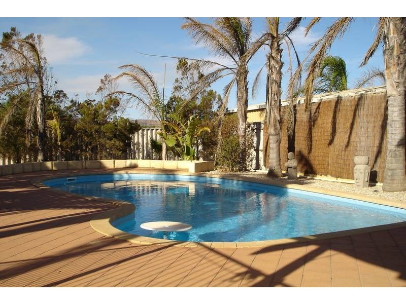 18 Hillview Drive, Drummond Cove WA 6532