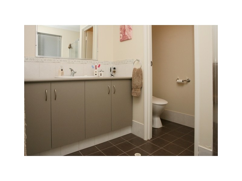 8 Archdale Rise, Wandina WA 6530