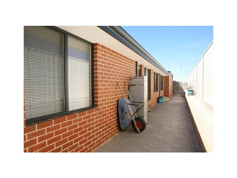 8 Archdale Rise, Wandina WA 6530