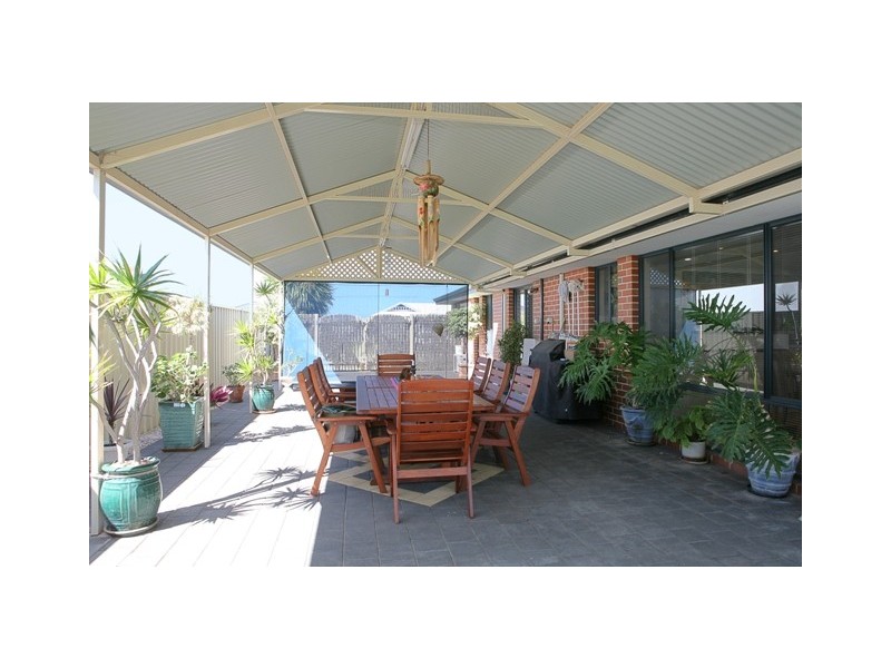 8 Archdale Rise, Wandina WA 6530