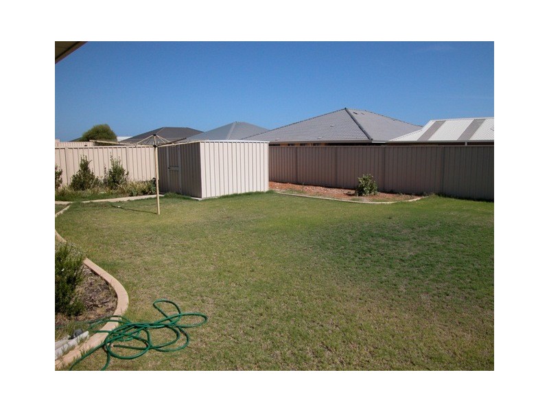 14 Derna Parade, Wandina WA 6530