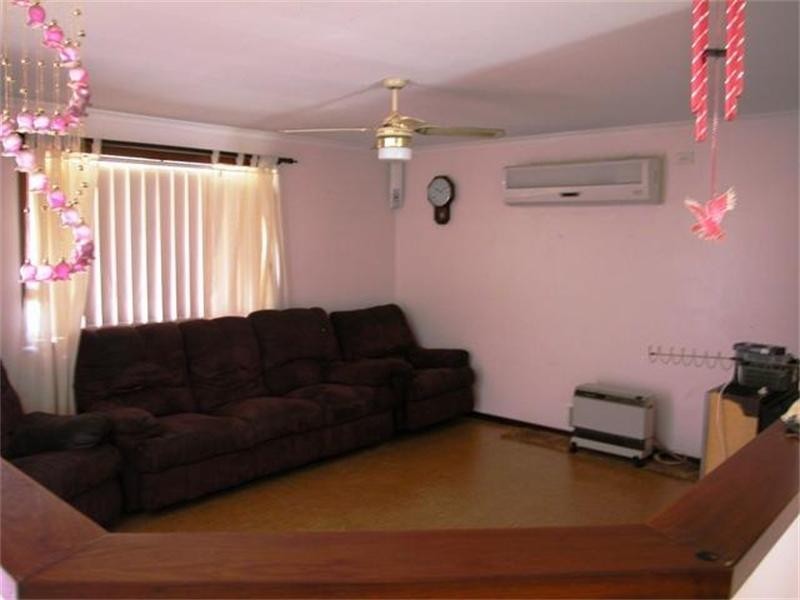 11 Zimmri Street, Rangeway WA 6530